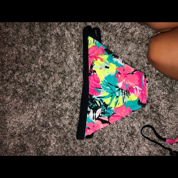 Printed bathing suit from Target - Picture 6 of 7